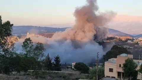 Israel's Air Strikes Hit Southern Lebanon