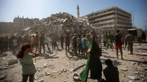 Escalated Aerial Bombardment Continues in Gaza City
