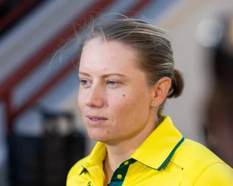 The Australian Women's Cricket Team Endures Unprecedented 102-Run Defeat to Indian Side