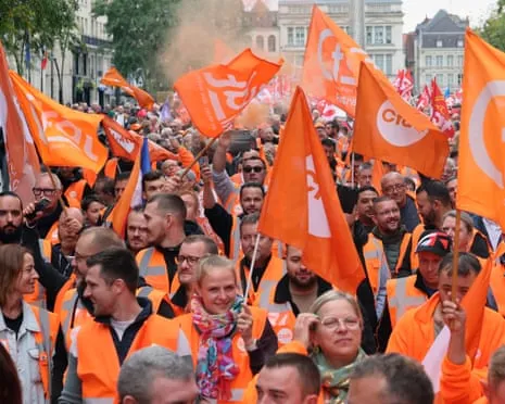 Countrywide Walkout Demonstrations Draws Hundreds of Thousands Marching Across France